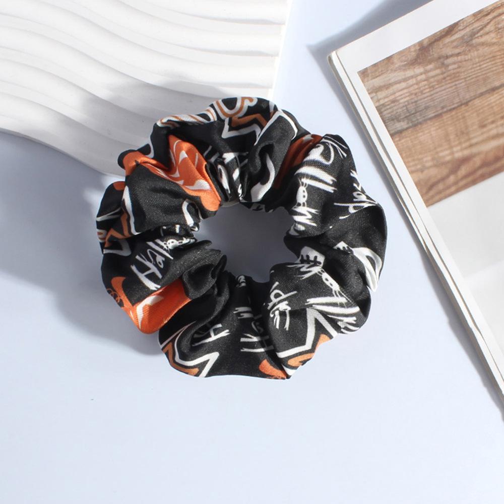 Europäische & Amerikanische Halloween Scrunchies: Ausgefallener Druck Satin Haaraccessoires