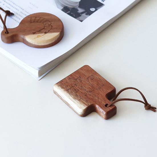 Bottle Opener Magnetic Cartoon Pattern Manual Wooden Hanging Hole Refrigerator Paste Beer Opener Kitchen Gadgets