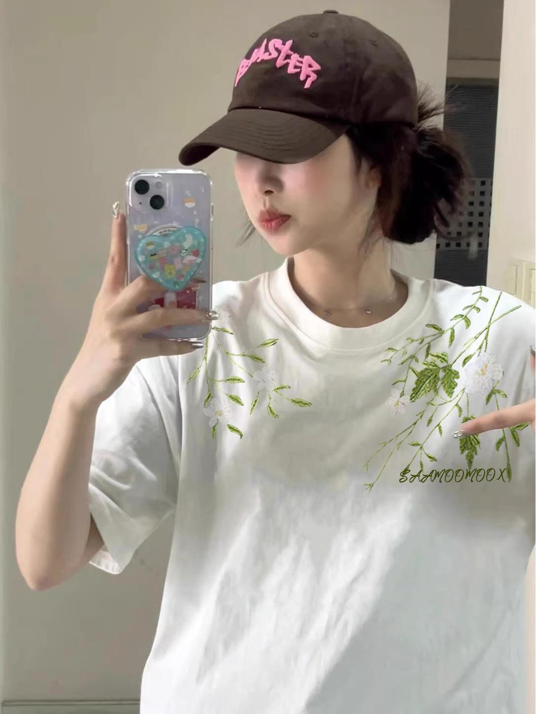 

2025 Women s Casual White Cotton T-Shirt - Summer Short-Sleeved Loose Fit XL
