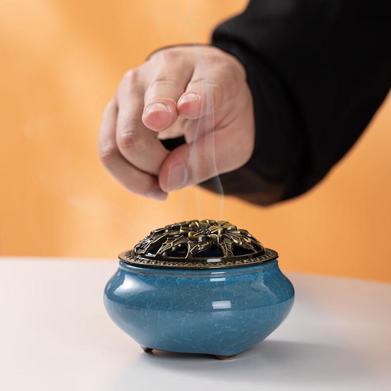 Zhuijia Blue Ceramic Tea Set (1 Pot, 4 Cups)