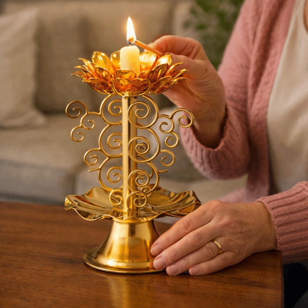 Retro Metal Lotus Lamp Exquisite Gold Candle Holder Flower Stand Ghee Lamp Holder Home Decoration