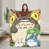 Süße T-Totoros Flanelldecken Cartoon Anime Lustige Überwurfdecken für Zuhause 125*100cm Tagesdecke,