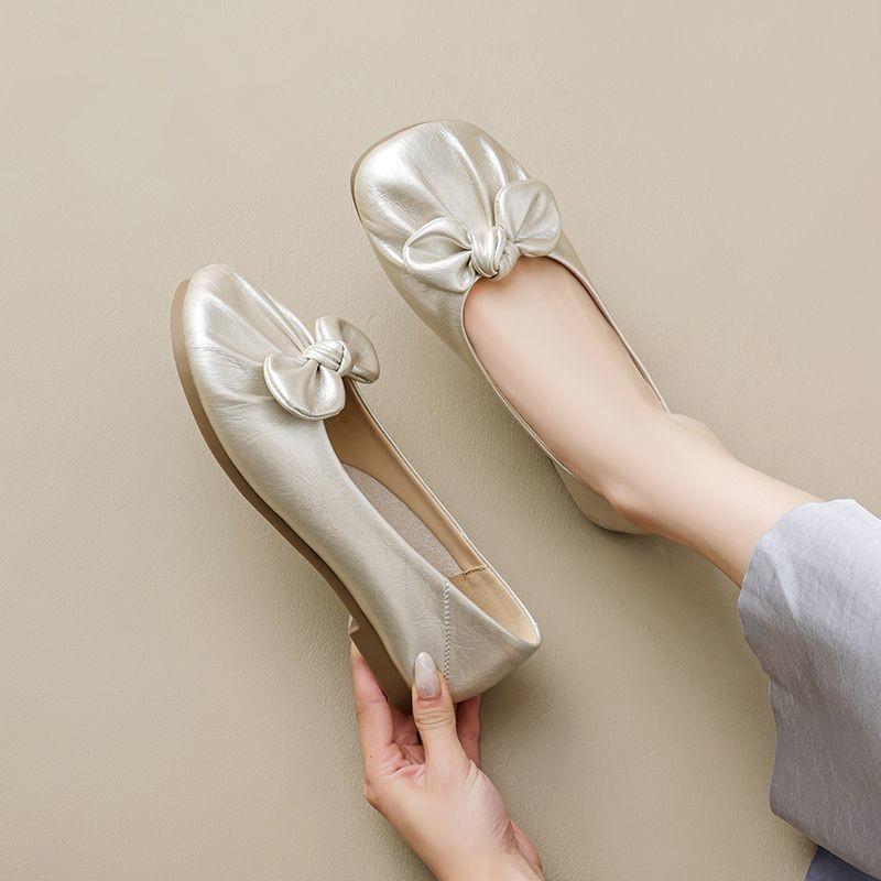 

Отличные удобные туфли Мэри Джейн с бантом, женские осенние 2025, новые туфли на одной педали на мягкой подошве, балетки на плоской подошве с мелким вырезом, одинарные туфли 40 шампанского