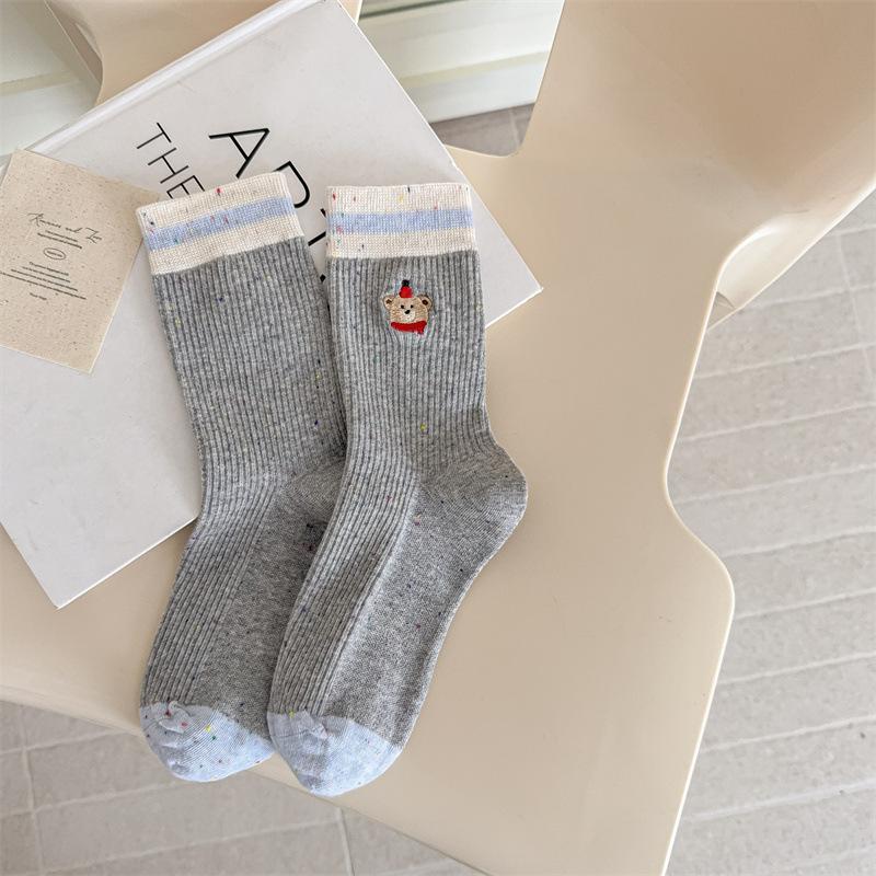 Jolis foulards d'automne brodés, chaussettes pour filles petit ours, chaussettes mi-mollet pour femmes micro-pressées en fil à pois, chaussettes bouclettes cartoon à blocs de couleurs
