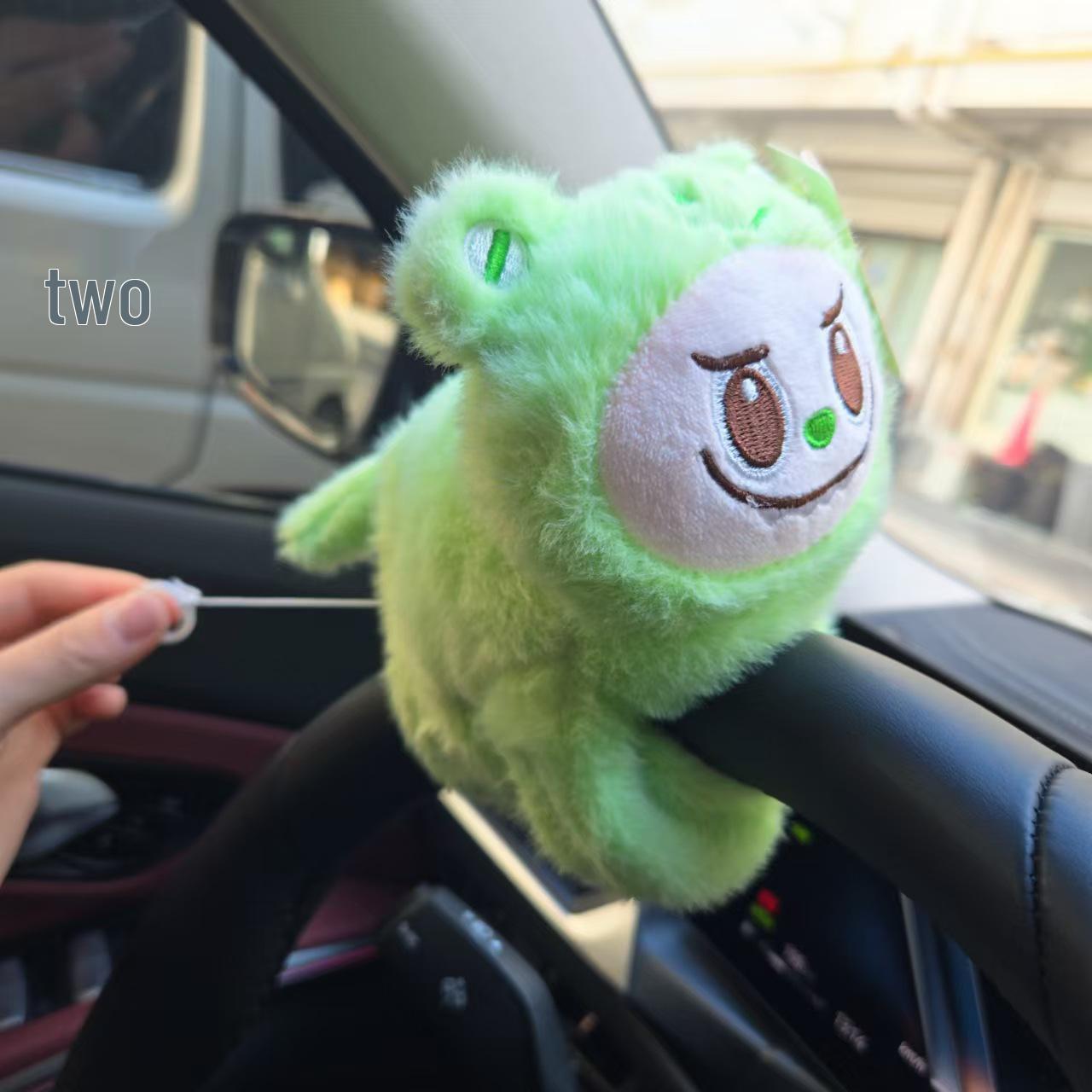 

Милий ляпас-браслет Pop Mart, мультяшна плюшева іграшка, що махає хвостиком Wristband - Mink Fabric 23CM