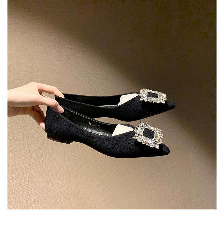 2025 Spring New Small Fragrant Wind French Flash Diamond Pointed Head Light Mouth Fairy Flat Sole Shoes Female 4 Colors