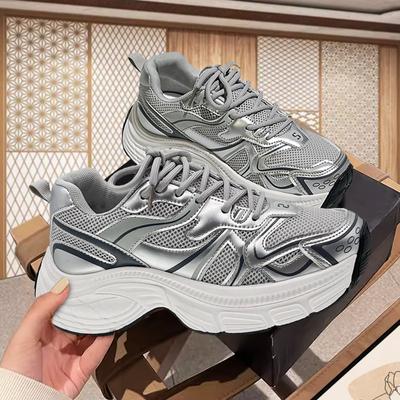 Lekkie sportowe buty do biegania dla kobiet 2024 Wiosna Nowe Siateczkowe Styl Kampusowy Forrest Gump Daddy Uniwersalne Casualowe Modne Buty