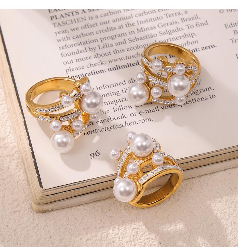 Elegant Korean-Style Pearl and Diamond Ring - 18k Gold-Plated Titanium Steel