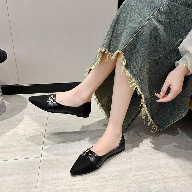 Fashion 2024 Spring and Autumn Fashionable Buckle Design Shallow Mouth Low-top Shoes Pointed Toe Elegant Women's Metal Decorated Shoes