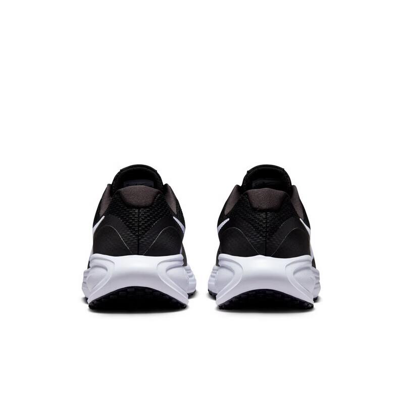 Nike Women's REVOLUTION 8 Running Shoes