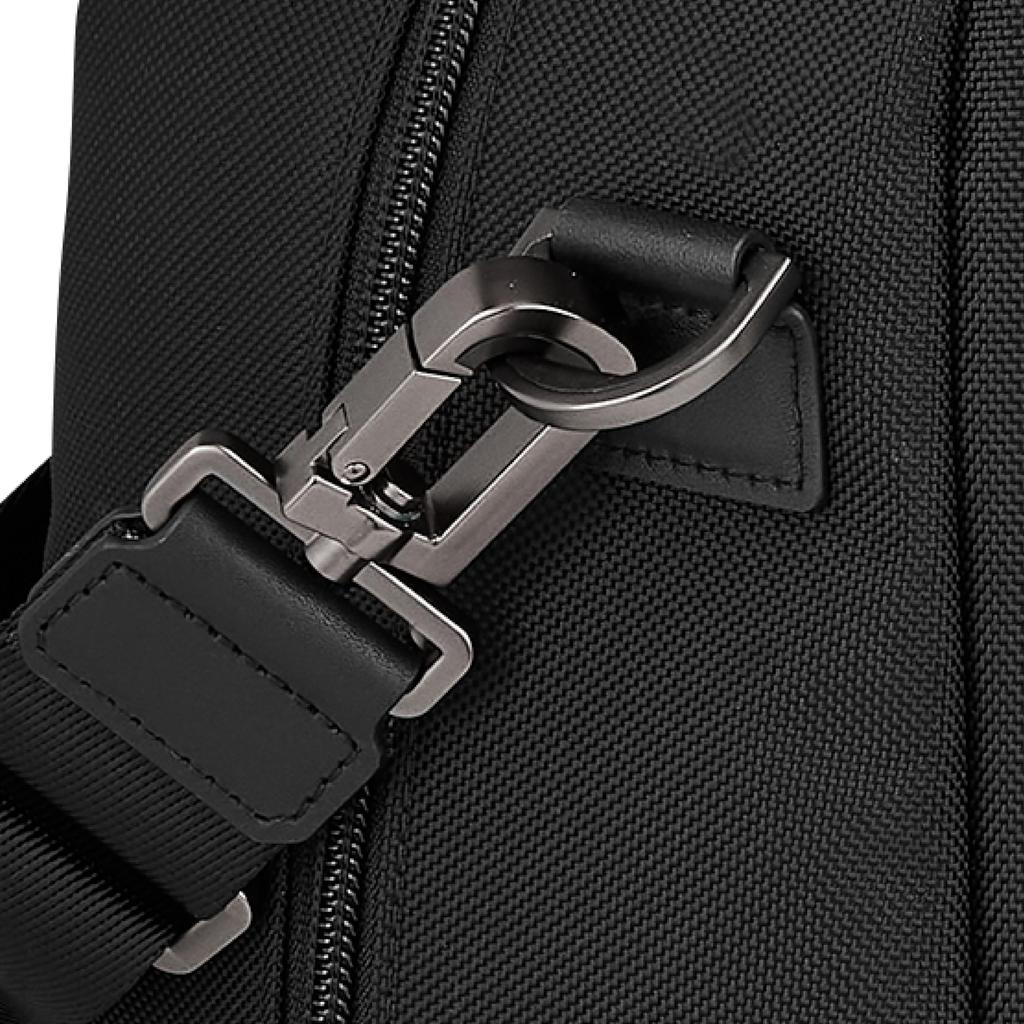 VICTORINOX Mythic Weekender Business Premium Leather Duffel Perfect for Business Trips and with Trolley Personalized and Product 653460 Bag, 35L, Bag,