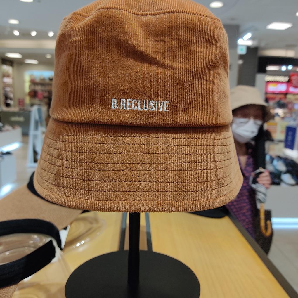 Black Reclusive 16-Grip Zipper Bucket BK15UGC002