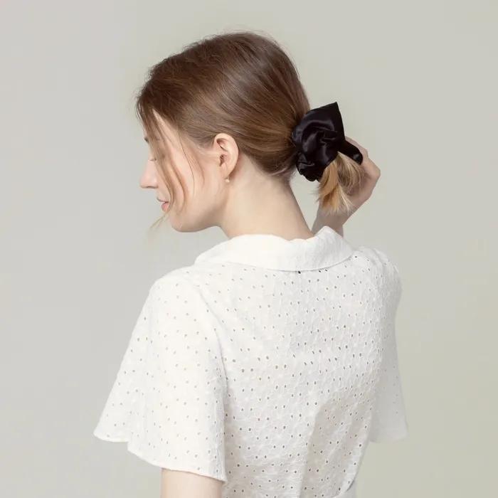 Silk Soft Scrunchie (Black)