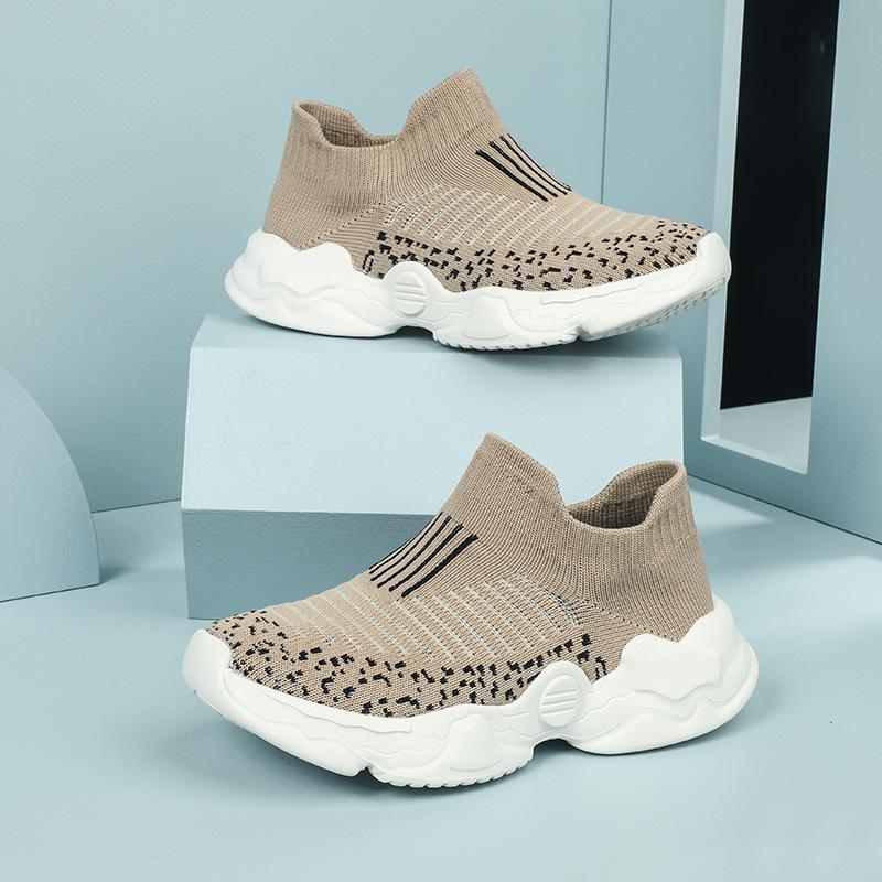 

Boys casual shoes Children s spring and summer sports shoes Fashion fly-woven socks Shoes One pedal for older children and girls 26-37 (whole hand starting 12 pairs) хакі