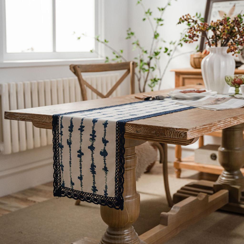 BEPAN Table Runner Printed Countryside Navy Blue Lace Blue and White Porcelain Table Tea Flag Dining Flag Long Strip