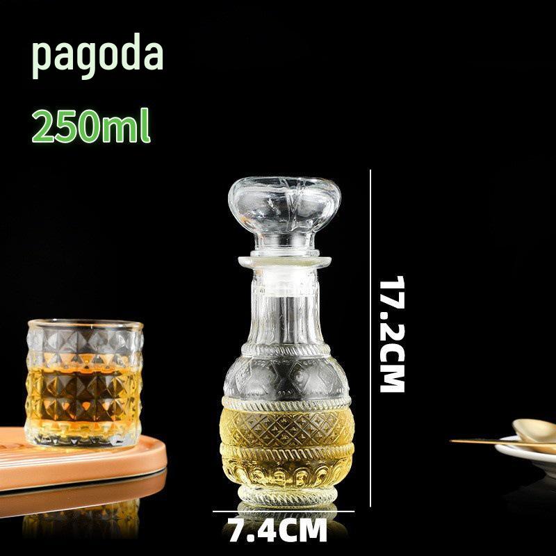 European Crystal XO Glass Decanter: Transparent Whiskey and Wine Bottle