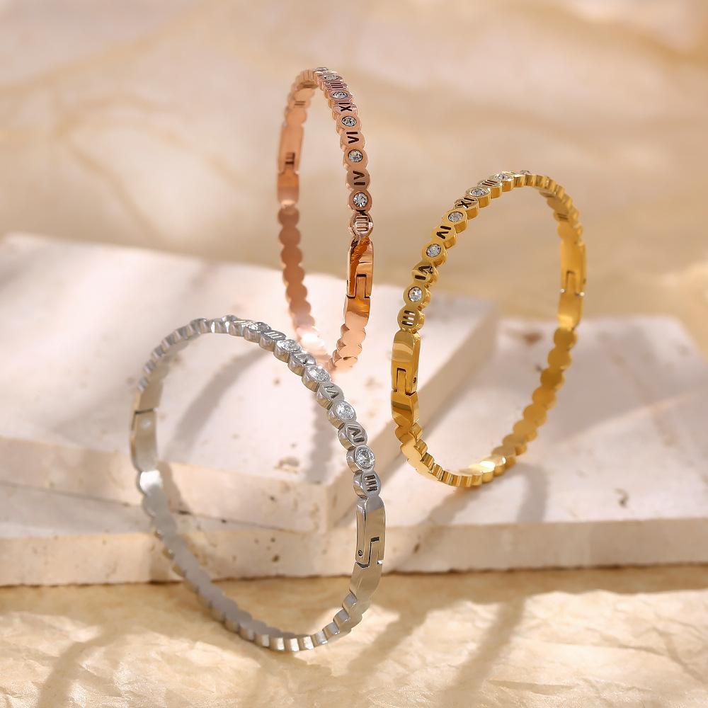 Popular Ladies Hand-dressed Wavy Diamond-inlaided Roman Numeral Bracelet