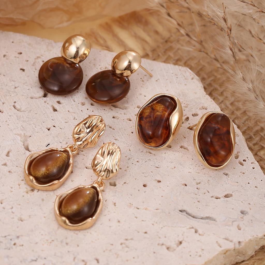 Retro coffee color Maillard earrings women's caramel color new popular earrings temperament earrings