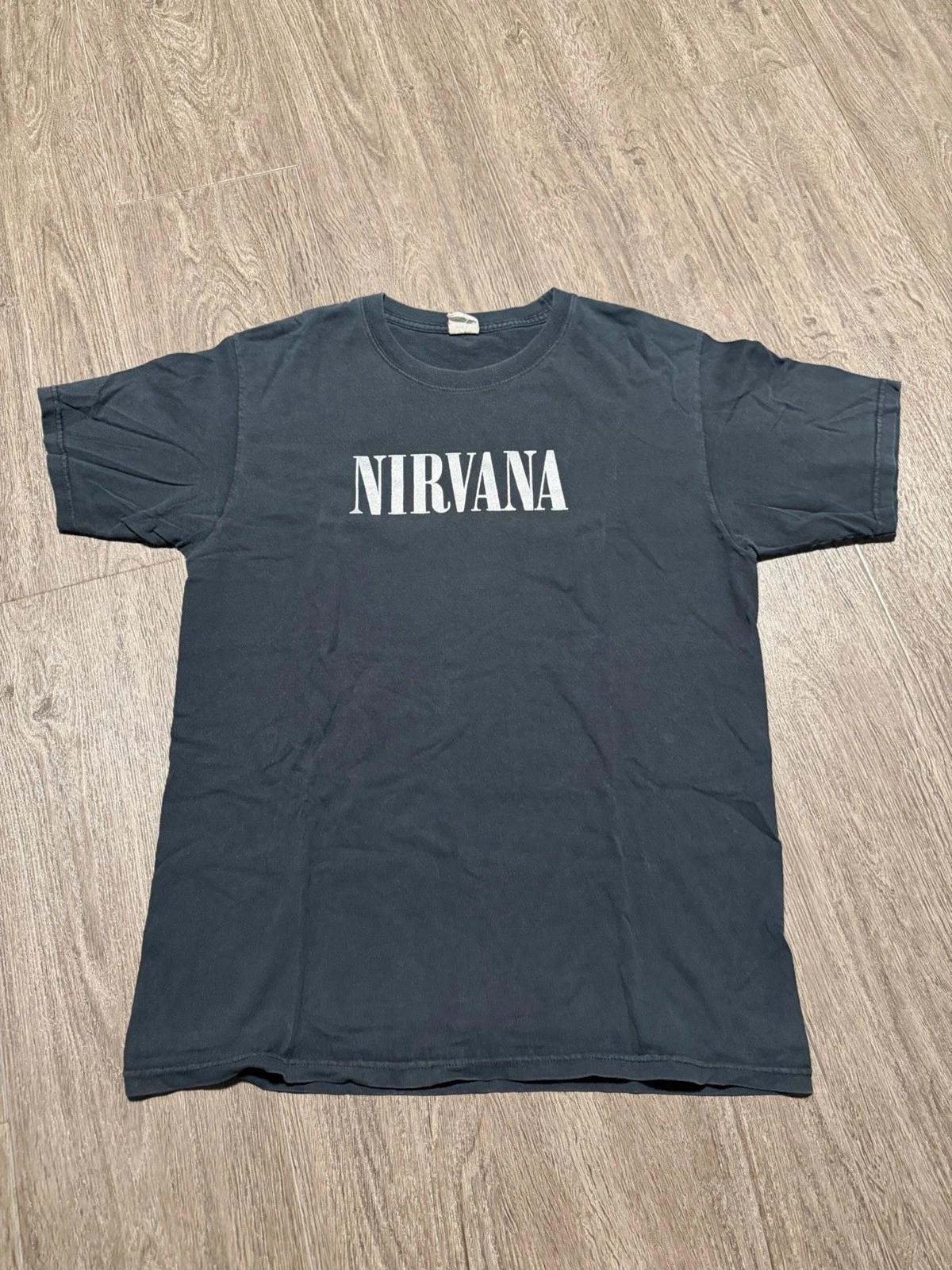 Vintage Nirvana Band T-Shirt Medium Silver Smiley Face Logo Grunge Y2K S