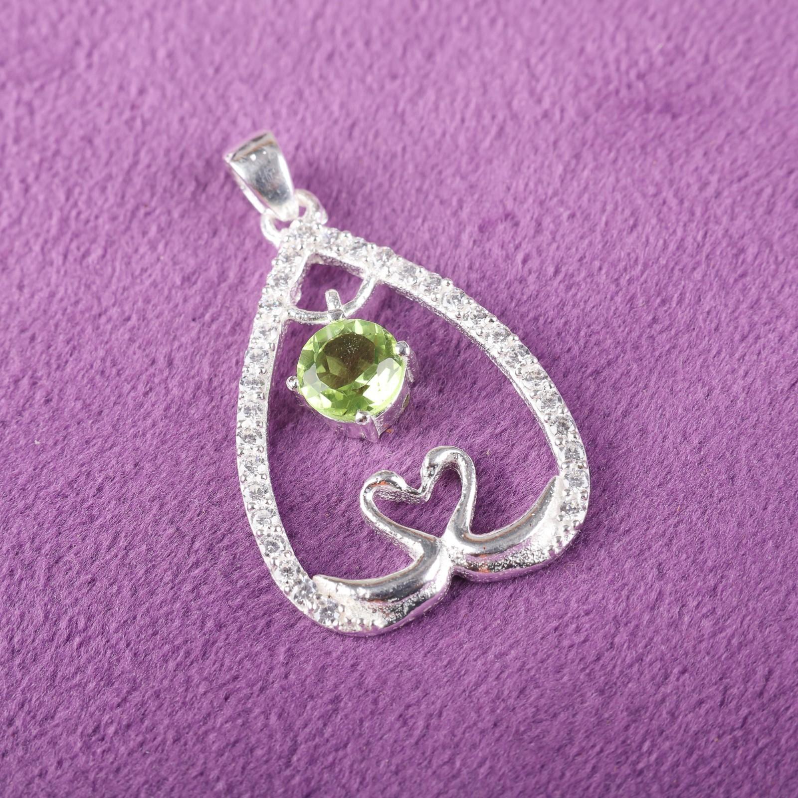 

Зеленый Перидот Драгоценный камень 925 Стерлинговое серебро Ювелирные изделия Циркон Подвеска 1,27 Для нее CZP-4-13