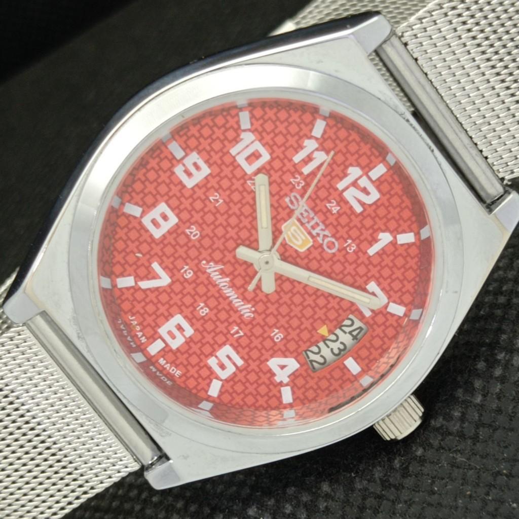 

ВОССТАНОВЛЕННЫЕ ВИНТАЖНЫЕ МУЖСКИЕ ЧАСЫ SEIKO AUTO 6106C JAPAN DATE RED 574-a304608-9 SKU574-a304608