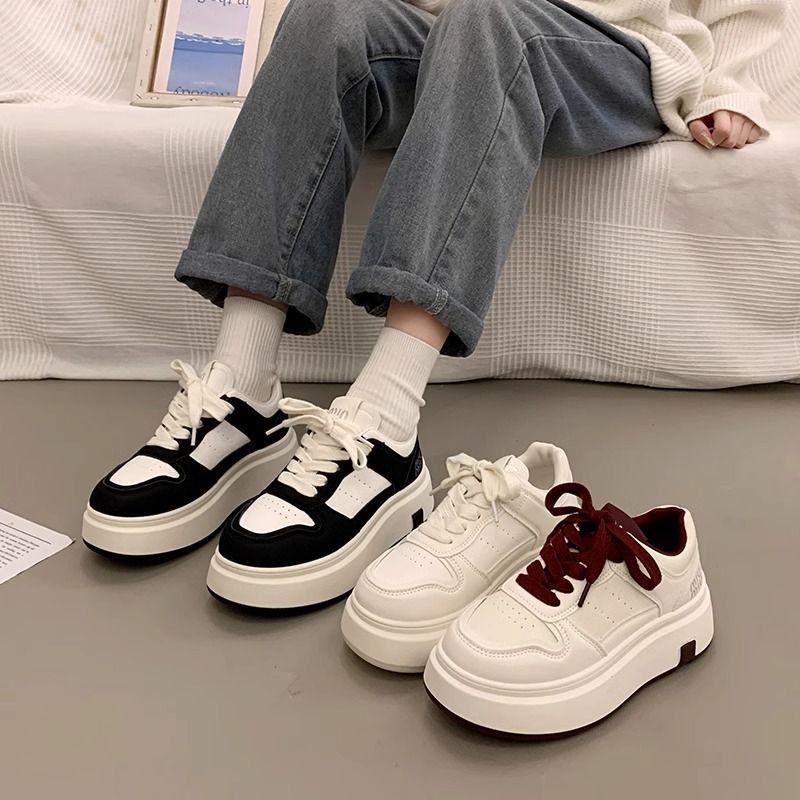 Popular Platform White Shoes Women's Autumn 2025 New Versatile Sports and Leisure Shoes Heightening Lace-up Lightweight Board Shoes