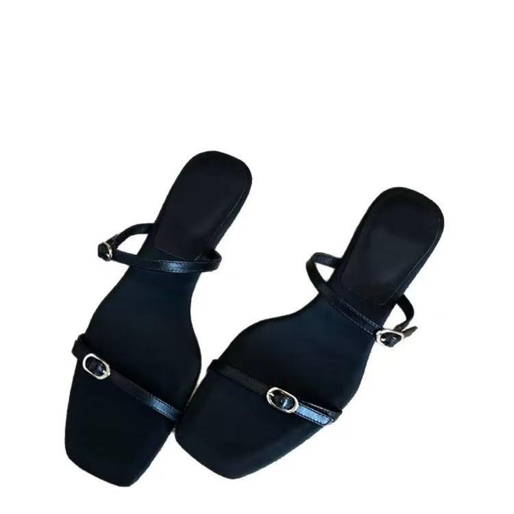 Versatile and versatile French retro square head cool slippers women's new one-word belt comfortable 2025 summer fashion open-toed sandals