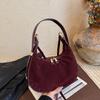 Light Luxury Retro Burgundy Handbags for Women Trend Fashiable Faux Suede Messenger Bag Autumn Elegant Commuter Shoulder Bag