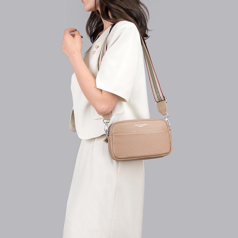 Leather Bag Women'S First Layer Cowhide Wide Shoulder Strap Pure Leather Shoulder Bag Soft Leather Casual Messenger Bag
