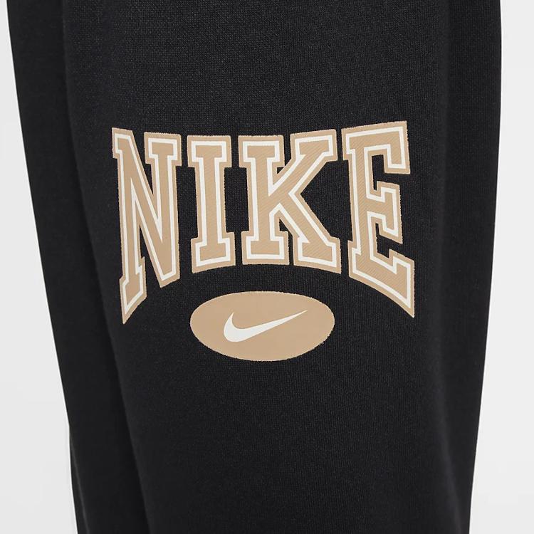 Nike Casual Sportswear Gameday Essentials Brand Logo Fleece Lined Crew Neck Sweatshirt With Comfortable And Soft Pants IB2541-010