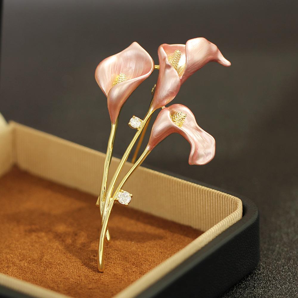 Sun cloud simple and elegant simple blue pink calla lily dripping oil flower brooch real gold electroplating exaggerated bouquet pin women's model