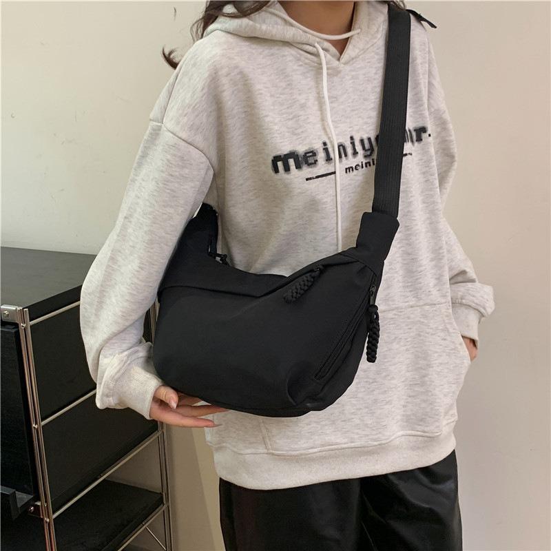 Large Capacity Nylon Oblique Span Bag Autumn New Shoulder Armpit Bag Student Commuter Leisure Dumpling Bag