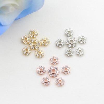 14K Goudkleurig Kleurvast Bloemenbasis DIY Micro-ingelegd Armband Spacer Kralen Bloemkapje voor Handgemaakte Sieraden