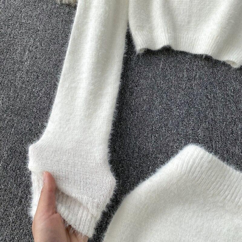 Autumn And Winter Fashion Short Long-Sleeved Knitted Sweater + Hip Short Skirt Two-Piece Set