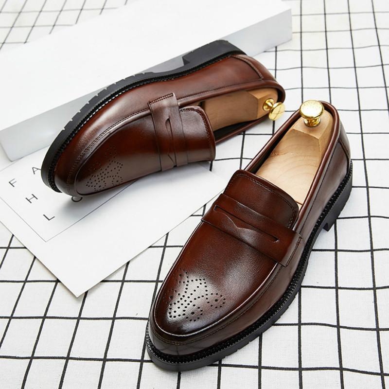 Fashion Luxury Loafers Men Casual Shoes Slip On Leather Dress Shoes Plus Size 38-46 Brogue Carving Loafer Soft Driving Shoes