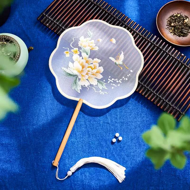 Double-Sided Embroidered Ancient-Style Round Fan, Chinese-Style Embroidered Lotus Fan, Special for Hanfu, Versatile Dance Fan with Suzhou Embroidery