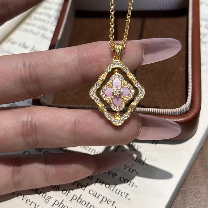 French Antique High-End Sense Versatile Rotating Double-Sided Four-Leaf Clover White Shell Necklace Light Luxury Design Court Style Collarbone Chain