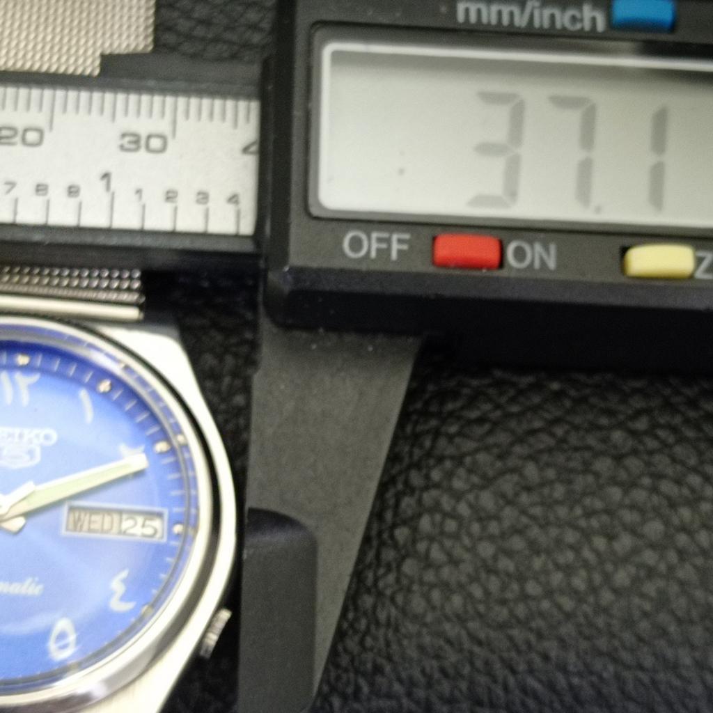 SEIKO 5 AUTOMATIC JAPAN MENS 7019A VINTAGE ARABIC BLUE DIAL WATCH a701210-5 R206a-a701210