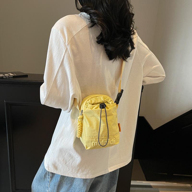 Korean Version of Solid Color Shoulder Bag Light Travel Personality Leisure Niche Design Small Square Bag Leisure Art Messenger Bag