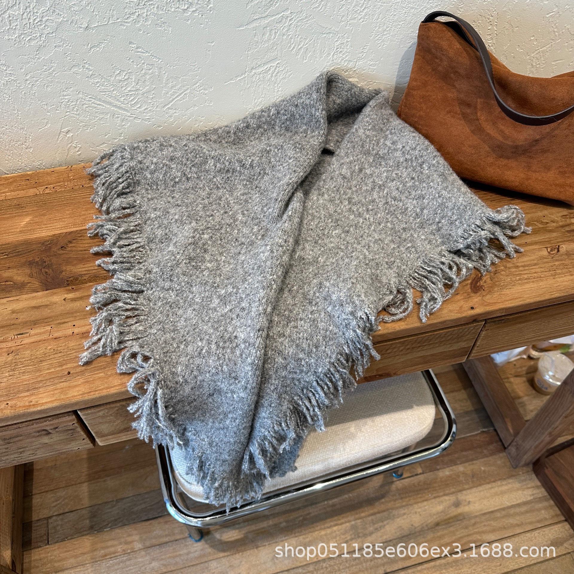 

Женская шерстяная шаль с кисточками: Универсальный кардиган на осень/зиму