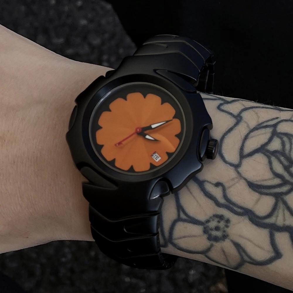 Y2k Design Red Quartz Watch Men Dpecial Blade Personalize High Quality Creative Black Medieval Old Steel Unique Men AAA Clock