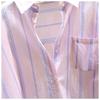 Elegante camicia da donna autunnale con trafori francesi e giacca a righe