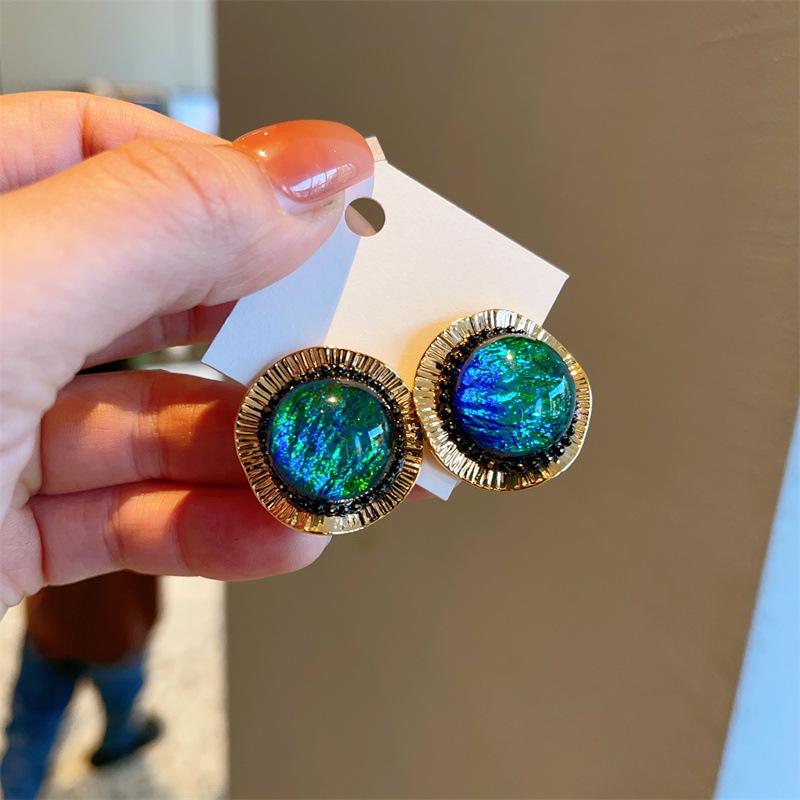 Silver Needle Retro Geometric Glazed Earrings - Women's Vintage Light Luxury Studs