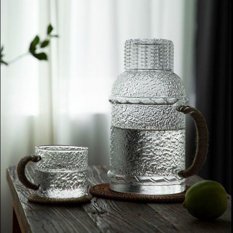 Hammered Glass Water Pitcher with Rope Handle – Heat Resistant, Large Capacity Cold Water Jug Water Botter