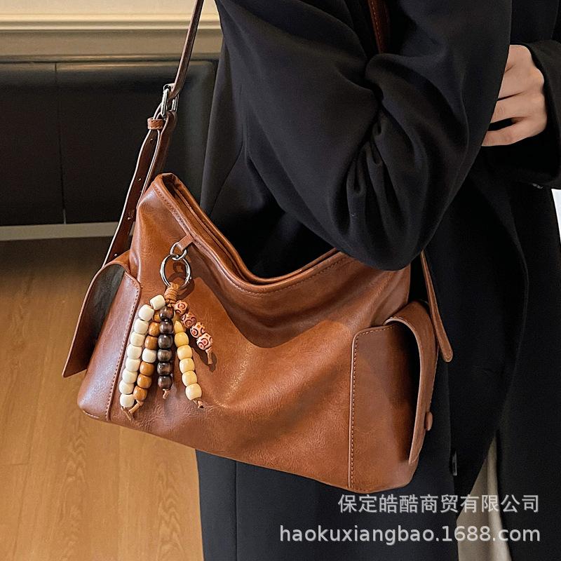 Large-capacity bag women's 2025 new autumn and winter popular high-end textured shoulder bag commuter tote bag messenger bag