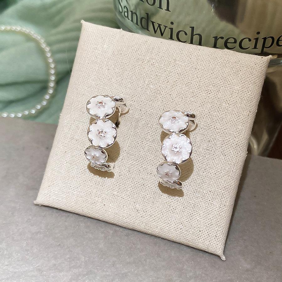 

2026 New Drip-Glaze Hoop Earrings for Women C Shape Flower Geometric Earrings Buckle Sweet Cute Banquet Daily Wear Jewelry Gifts