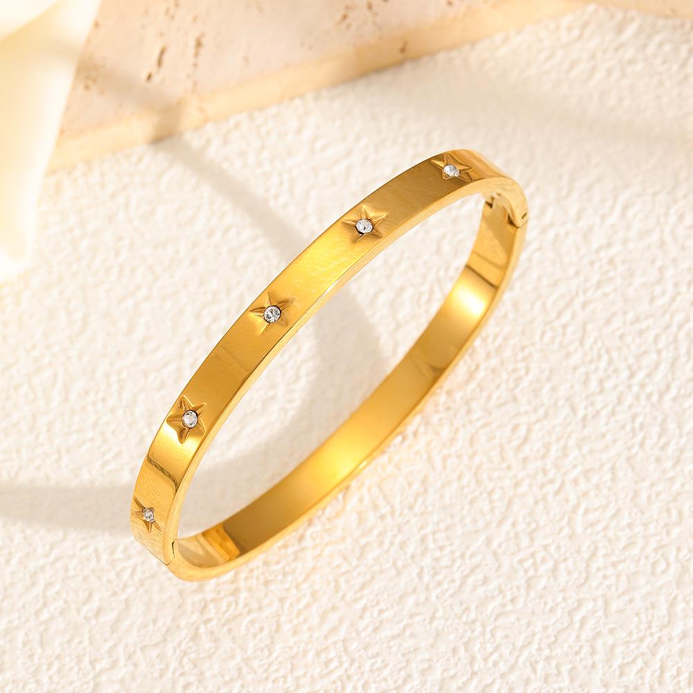 European Luxury Stainless Steel Rhinestone Star Bracelet for Women