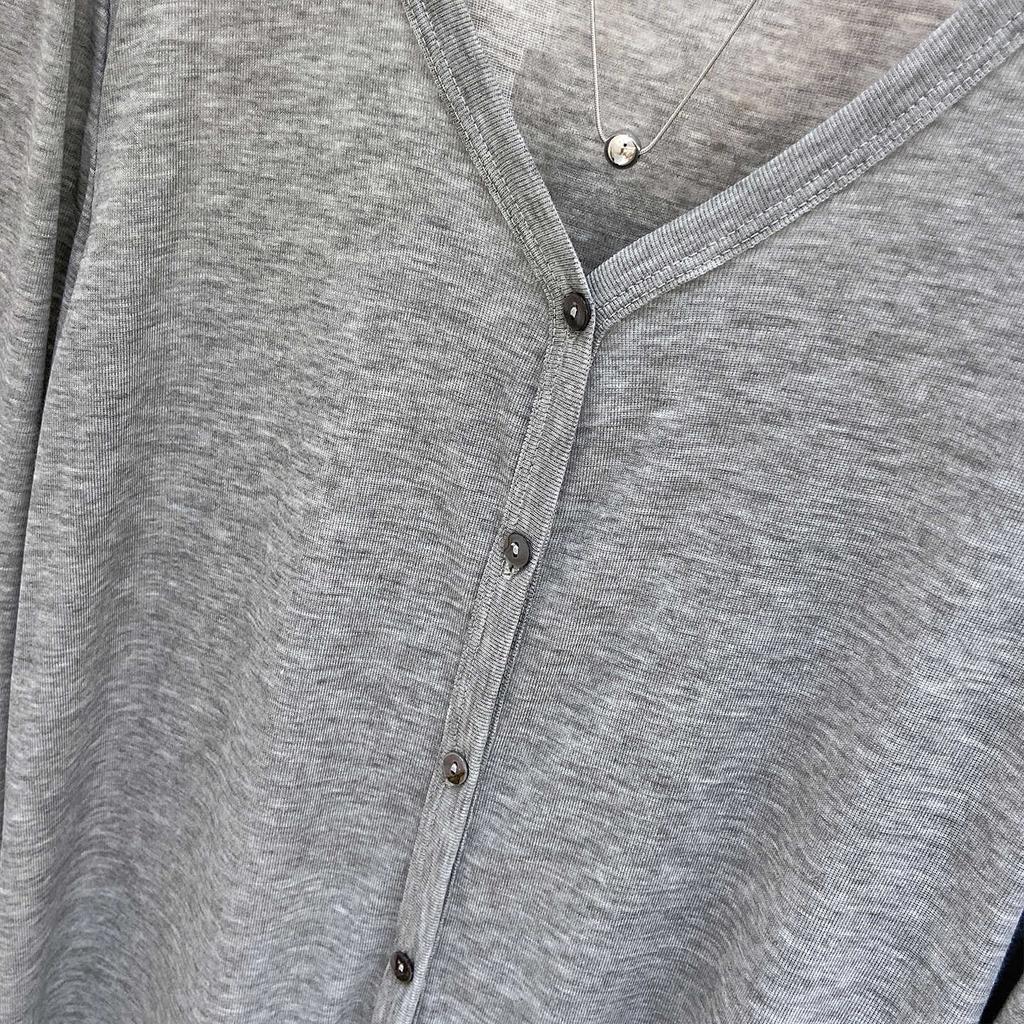 Minimalist style thin single-breasted knitted cardigan women's summer outer sunscreen top, thin drape versatile air-conditioned shirt