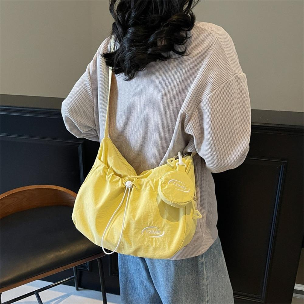 Simple Casual Drawstring Shoulder Bag Leightweight Large Capacity Pleated Crossbody Bag Zipper Designer Commuting Bag Teenagers