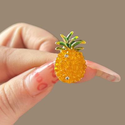 Voller Diamant-Glas-Broschen - Luxuriöses und Nischen-Kleidungsaccessoire - Blendfreier taillierter Knopf-Broschen